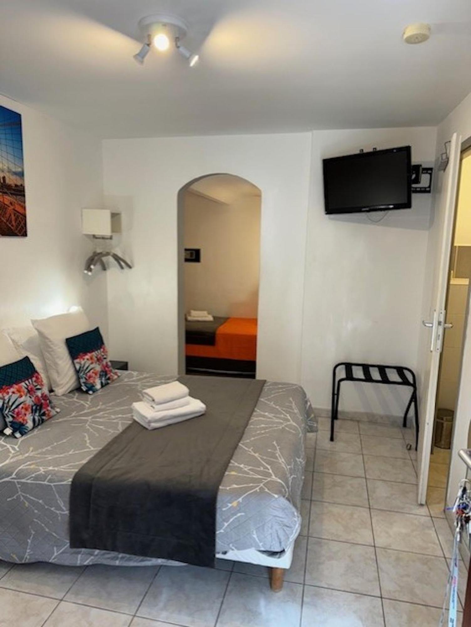 Logis Hotel La Chaumiere Marseillan  Ngoại thất bức ảnh