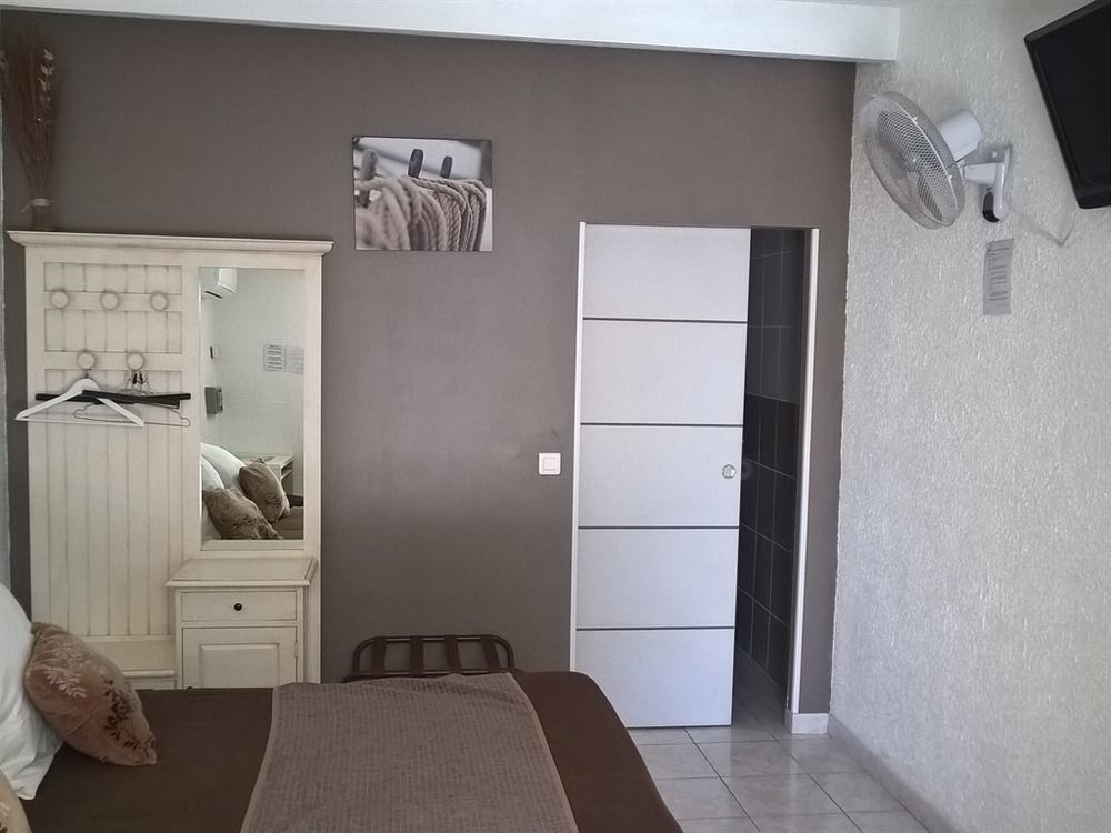 Logis Hotel La Chaumiere Marseillan  Ngoại thất bức ảnh
