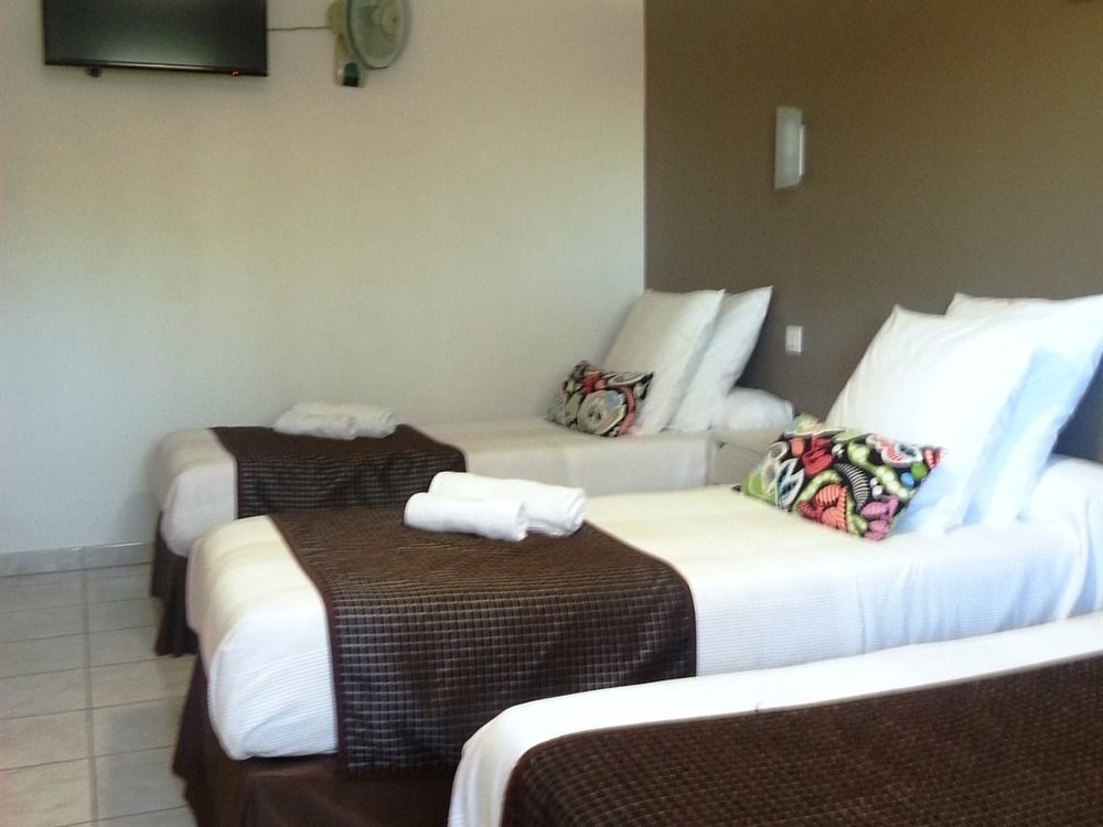 Logis Hotel La Chaumiere Marseillan  Ngoại thất bức ảnh